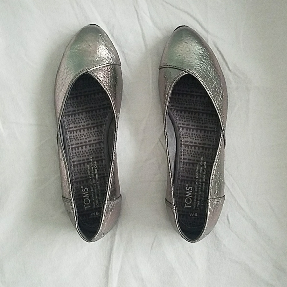 TOMS Julie Pointed Toe Flats